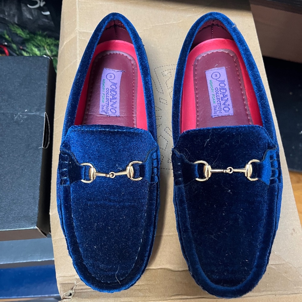 Blue velvet loafers